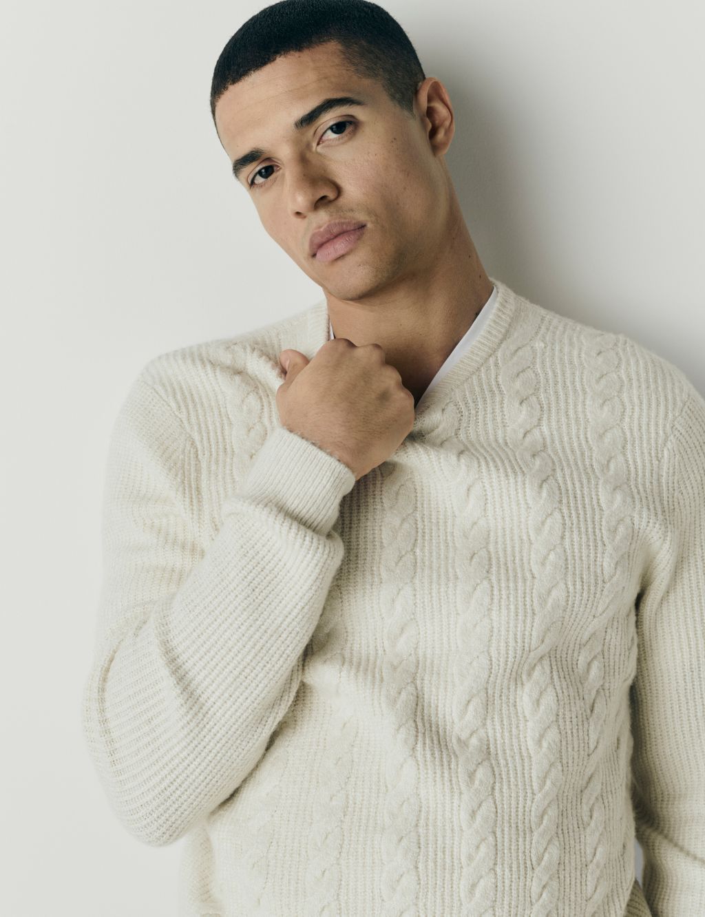 Supersoft Chunky Cable Crew Neck Jumper image 3