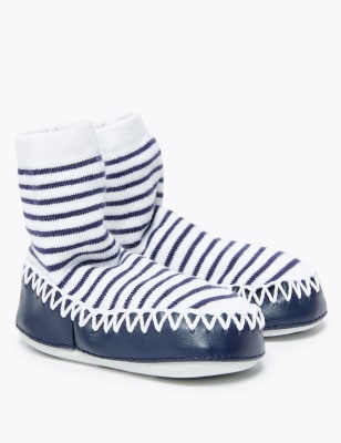 Chaussons style mocassins &agrave; rayures