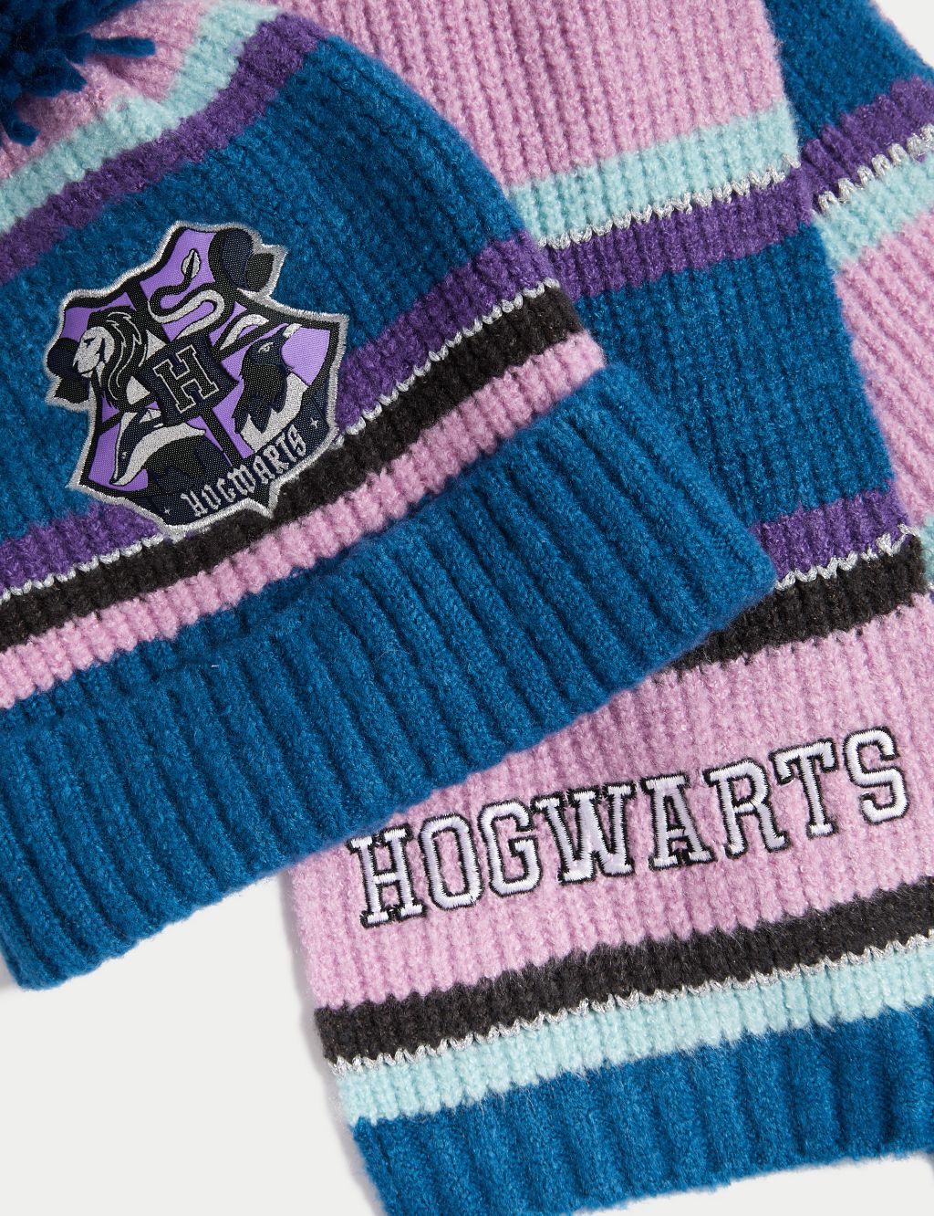 Harry Potter™ Hat, Scarf and Glove Set (6-13 Yrs) image 2