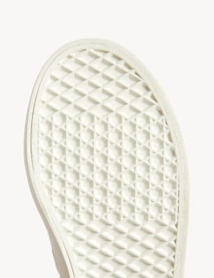 حذاء رياضي Freshfeet™ للأطفال بشريط لاصق فيلكرو (4 صغير - 13 صغير) - OM