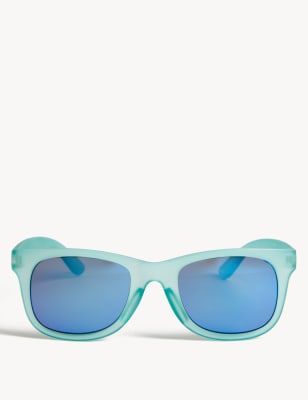 Plain store wayfarer sunglasses