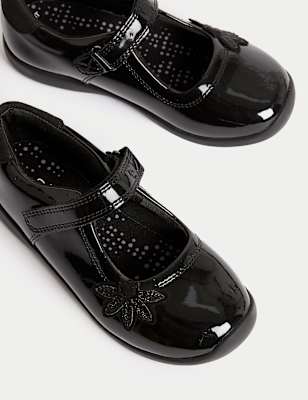 Marks and store spencer plimsolls black