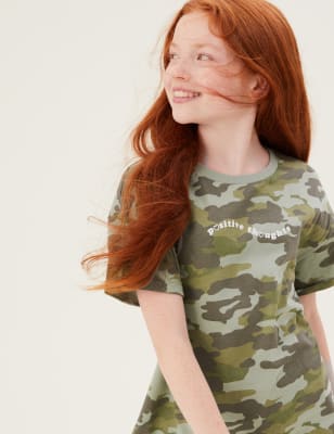 

M&S Collection T-Shirt aus reiner Baumwolle mit Schriftzug und Camouflage-Muster (6-16 Jahre) - Green Mix, Green Mix