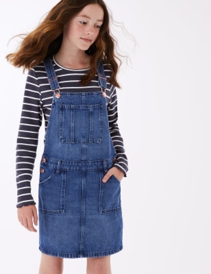 A denim pinafore for all the low-key style of your favorite jeans