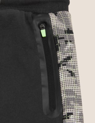 

M&S Collection Jogginghose mit hohem Baumwollanteil und Camouflagemuster (6-16 J.) - Black Mix, Black Mix