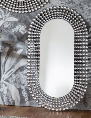 Gallery Home Sharrington Oval Hanging Wall Mirror - Silver, Silver