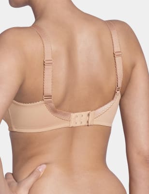 

Womens TRIUMPH Delicate Doreen Non Wired Full Cup Bra C-J - Light Sand, Light Sand