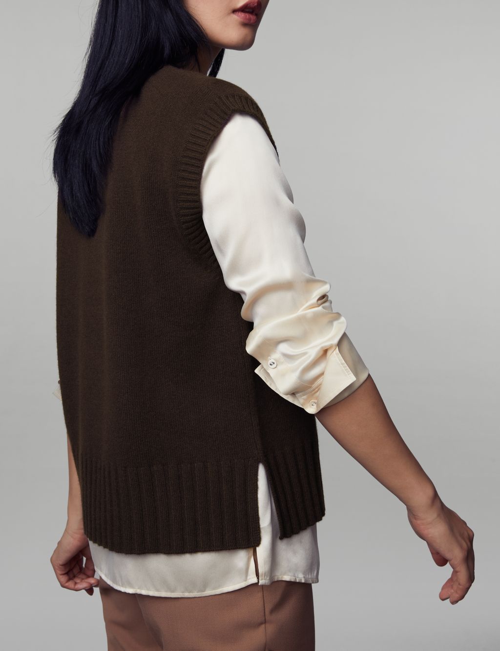Pure Cashmere Crew Neck Knitted Vest image 1