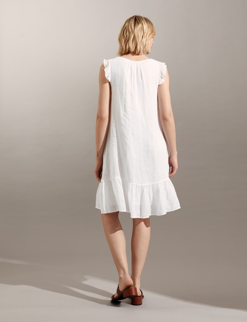 Pure Linen V-Neck Knee Length Shift Dress image 4