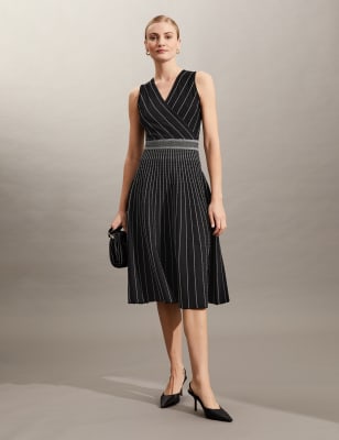 

JAEGER Womens Knitted V Neck Knee Length Fit & Flare Dress - Black Mix, Black Mix