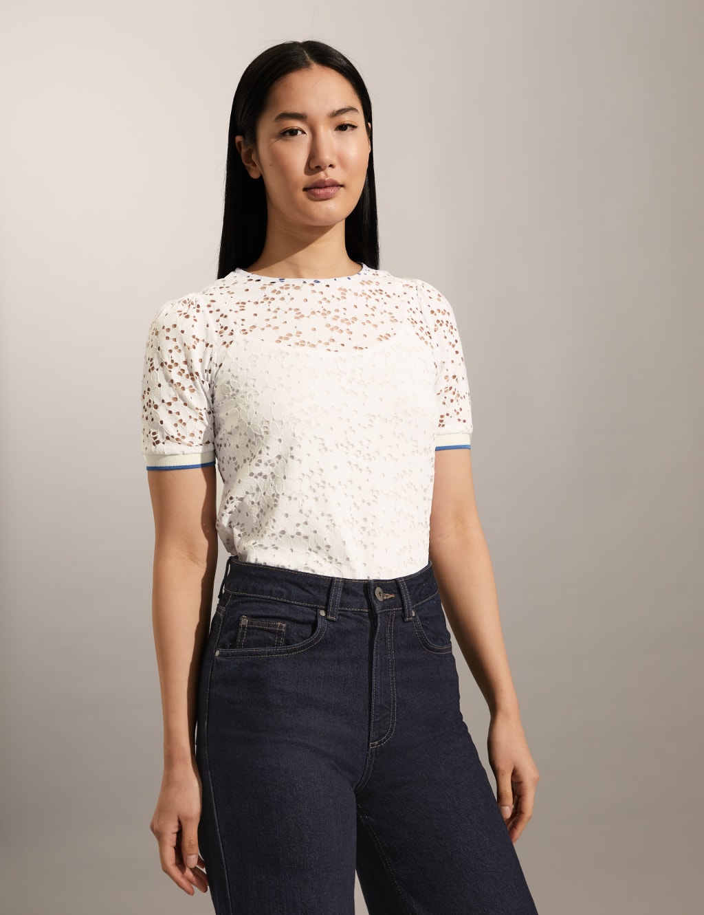 Lace T-Shirt image 4