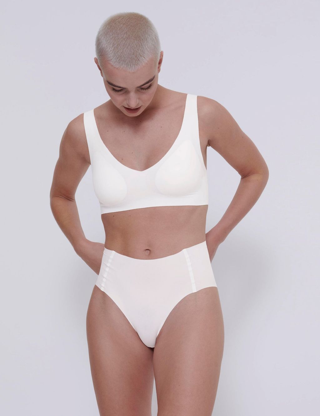 White Seamless Padded Non-Wired Bralette