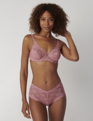 

Womens TRIUMPH Amourette 300 Lace Underwired Full Cup Bra B-G - Pale Pink, Pale Pink