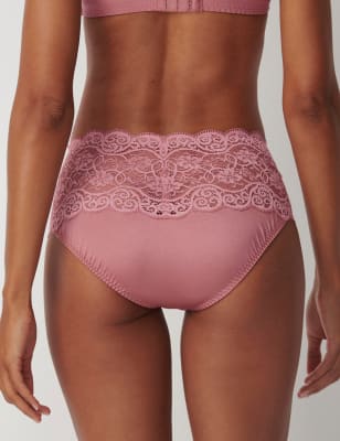 

Womens TRIUMPH Amourette 300 All Over Lace Full Briefs - Pale Pink, Pale Pink