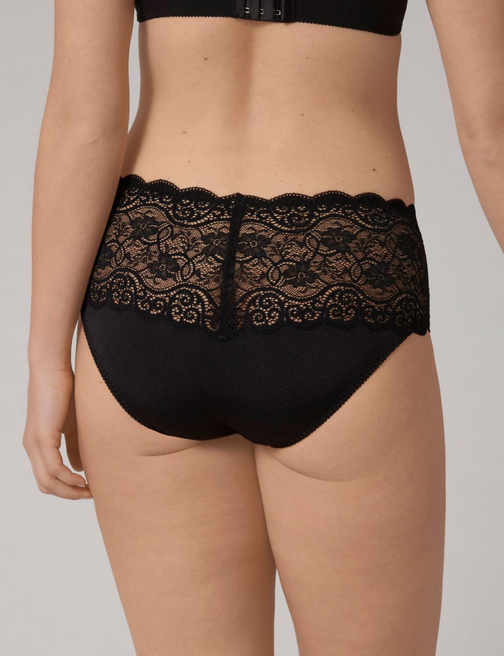 Amourette 300 All Over Lace Full Briefs image 3