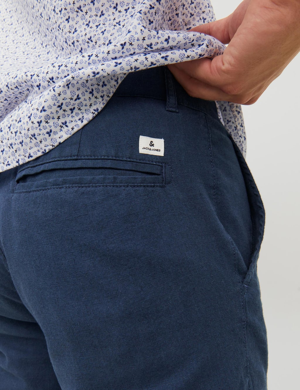 Cotton Rich Chino Shorts With Linen image 6