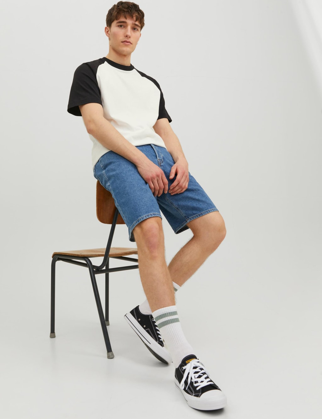 5 Pocket Denim Shorts image 2