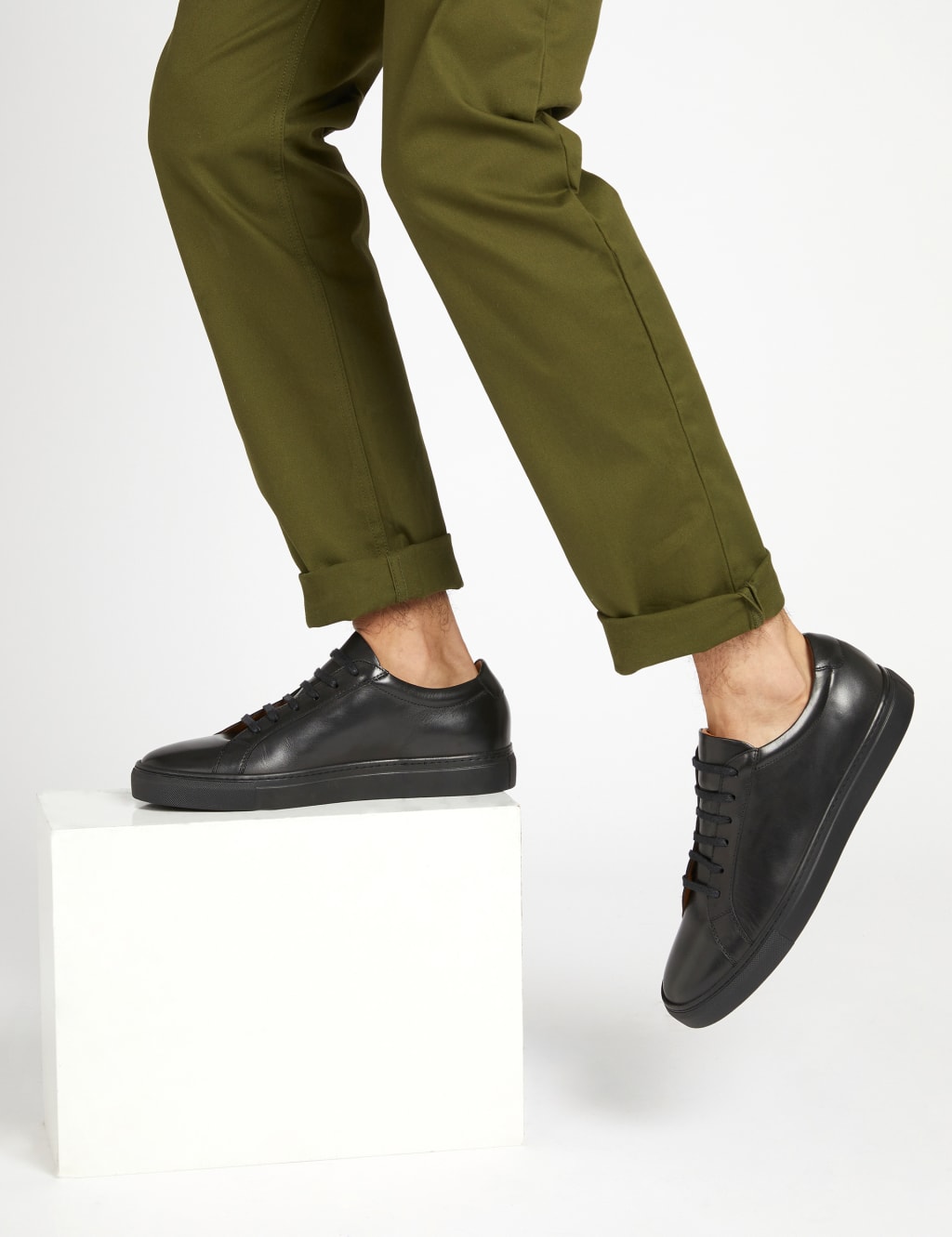 mens all black leather trainers