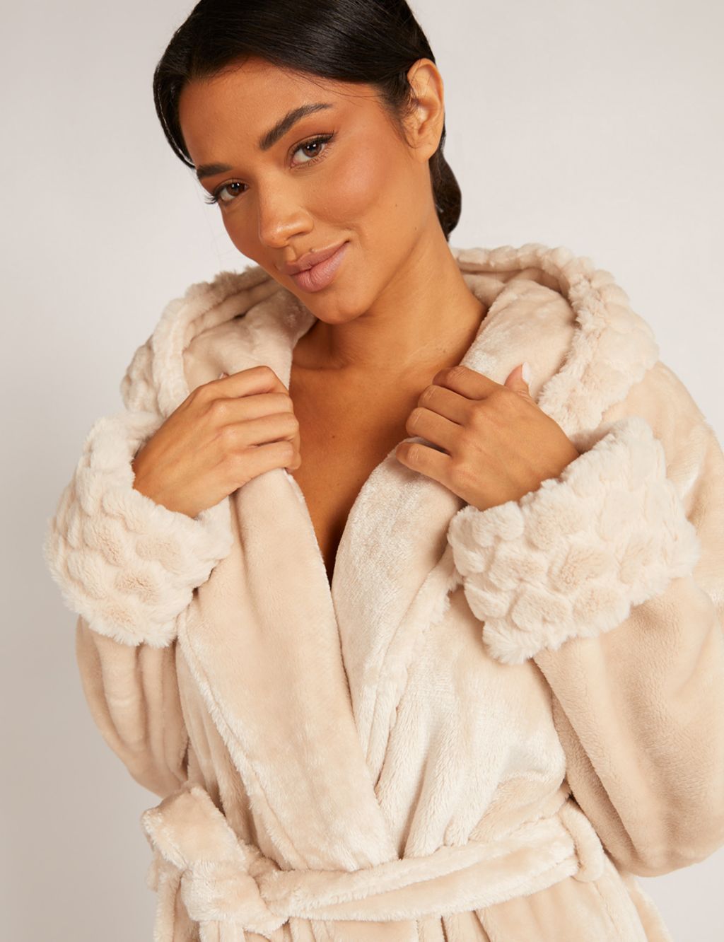 Faux Fur Heart Trim Hooded Dressing Gown image 2