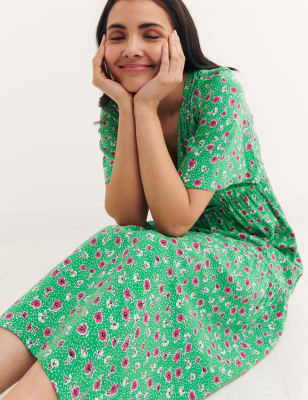 

Womens Nobody's Child Midi-Stufenkleid mit Blümchenmuster und V-Ausschnitt - Green Mix, Green Mix