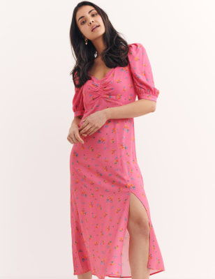 

Womens Nobody's Child Floral V-Neck Ruched Midi Waisted Dress - Pink Mix, Pink Mix