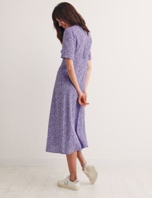 

Womens Nobody's Child Mini-Teekleid mit Blümchenmuster und V-Ausschnitt „Alexa“ - Purple, Purple