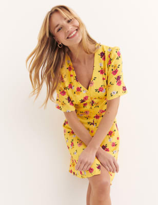

Womens Nobody's Child Floral V-Neck Short Sleeve Mini Tea Dress - Yellow Mix, Yellow Mix