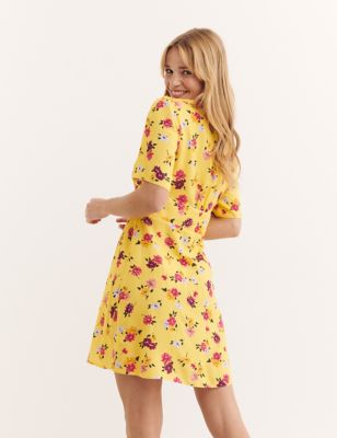 

Womens Nobody's Child Floral V-Neck Short Sleeve Mini Tea Dress - Yellow Mix, Yellow Mix
