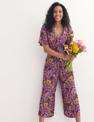 

Womens Nobody's Child Geblümter Kurzarm-Jumpsuit - Purple Mix, Purple Mix