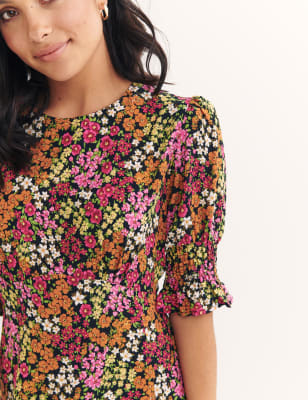 

Nobody's Child Vestido a media pierna a la cintura floral con cuello redondoWomens - Multi, Multi