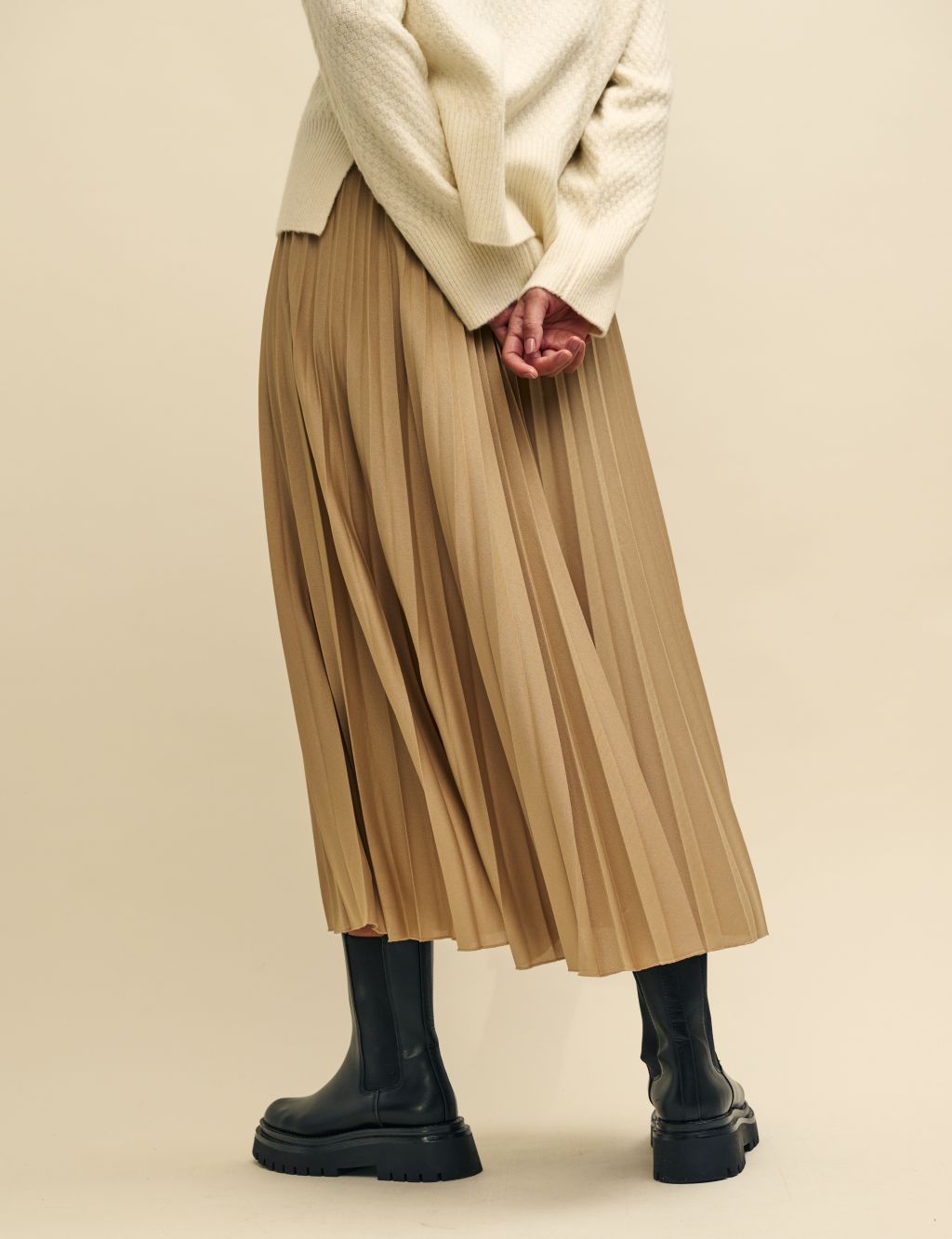 Pleated Maxi Skirt image 2