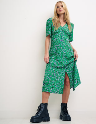 

Womens Nobody's Child Floral V-Neck Button Through Midi Tea Dress - Green Mix, Green Mix