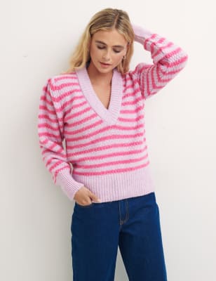 

Womens Nobody's Child Gestreifter Pullover mit V-Ausschnitt - Pink, Pink