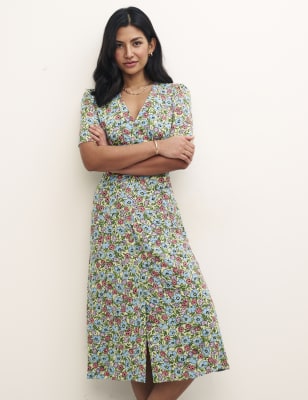 

Womens Nobody's Child Durchgeknöpftes Midi-Teekleid mit V-Ausschnitt und Blumenmuster - Green Mix, Green Mix