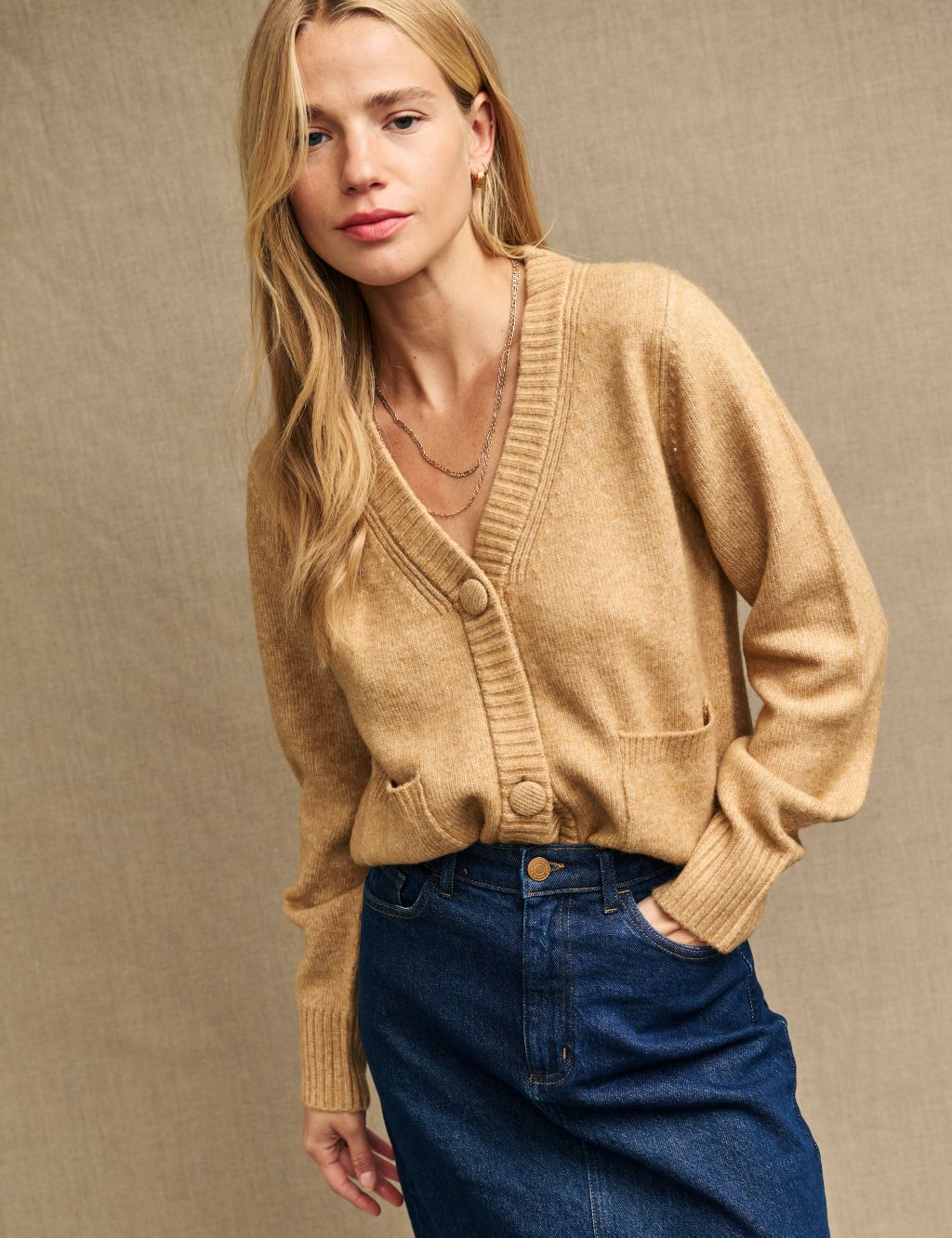 V-Neck Relaxed Cardigan with Wool image 3