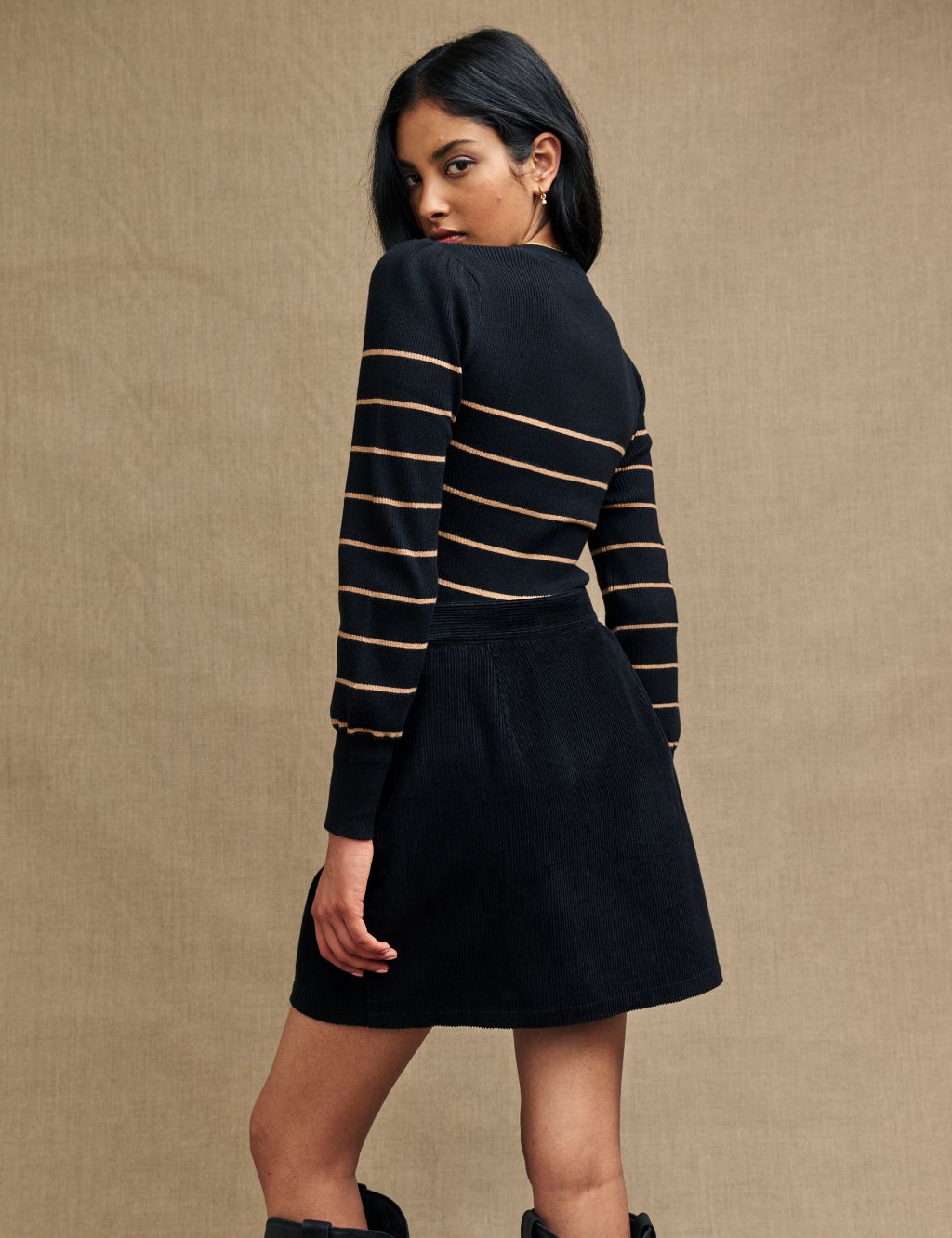 Striped Ribbed Crew Neck Fitted Jumper image 3