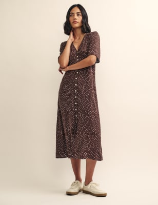 

Womens Nobody's Child Geometric V-Neck Midi Tea Dress - Brown Mix, Brown Mix