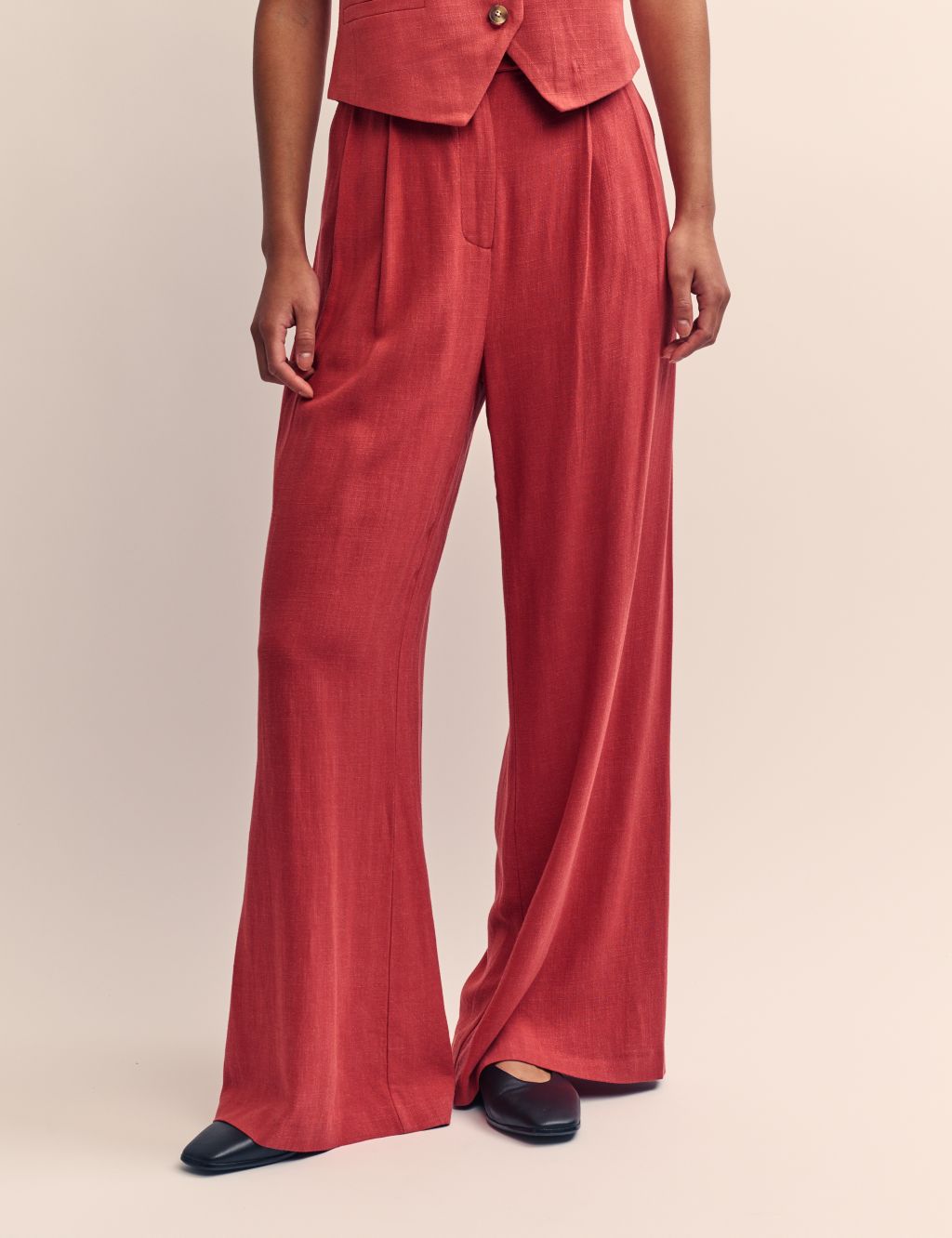 Relaxed Wide Leg Trousers With Linen