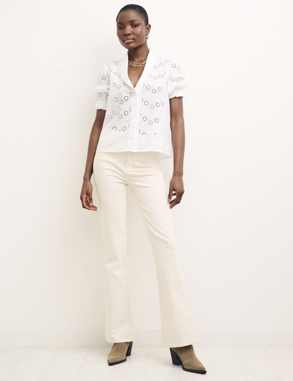 Flared Jeans image 3
