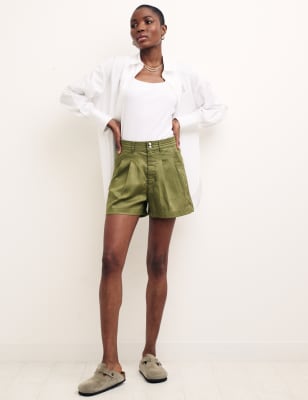 

Womens Nobody's Child Pure Tencel™ High Waisted Pleat Front Shorts - Green, Green