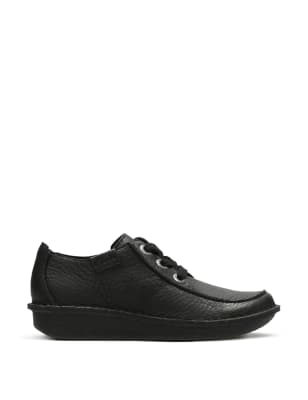 Clarks ladies 2024 black brogues