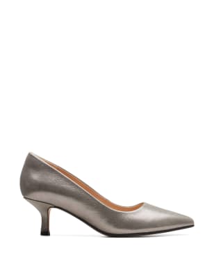 Clarks low best sale heel pumps