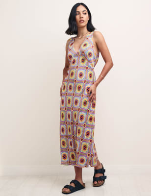 

Womens NOBODY'S CHILD X HAPPY PLACE Printed V-Neck Midi Slip Dress - Multi, Multi