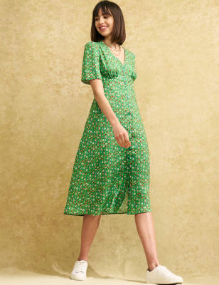 

Womens Nobody's Child Ditsy Floral V-Neck Midi Tea Dress - Green Mix, Green Mix