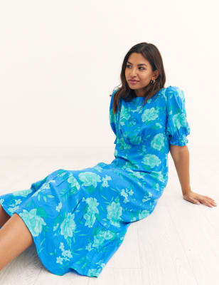 

Nobody's Child Vestido a media pierna a la cintura floral con cuello redondoWomens - Blue Mix, Blue Mix