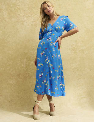 

Womens Nobody's Child Floral V-Neck Button Through Midi Tea Dress - Blue Mix, Blue Mix