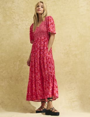 

Womens Nobody's Child Geometric V-Neck Midaxi Tiered Dress - Pink Mix, Pink Mix