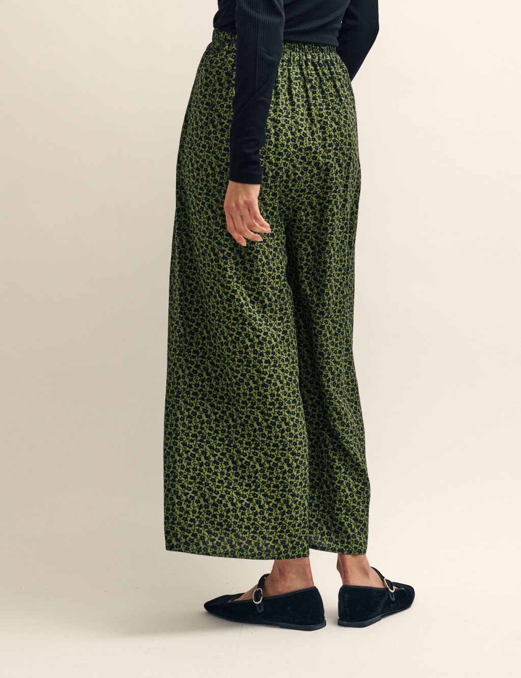 Floral Wide Leg Cropped Trousers image 3