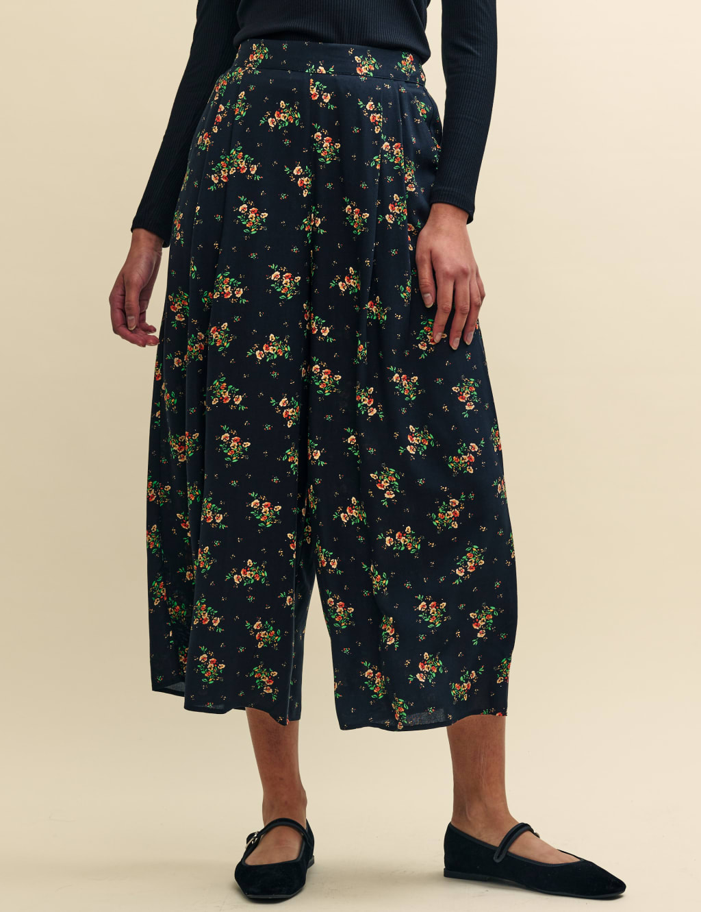 Floral Wide Leg Cropped Trousers