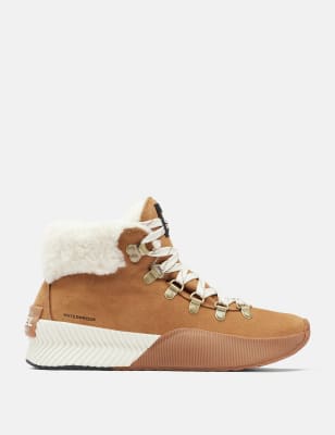 Out N About III Conquest Suede Walking Boots